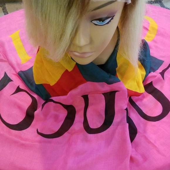 GENUINE GUCCI LOGO SCARF - Picture 4 of 7